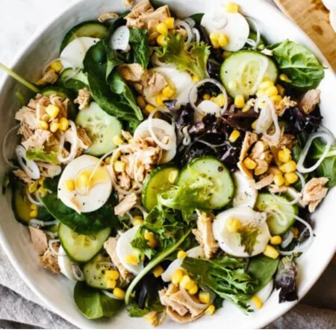 Salade de thon, concombre et mozzarella